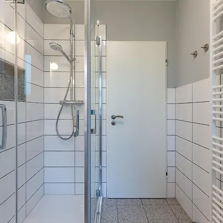 Apartament Bi De 1 *